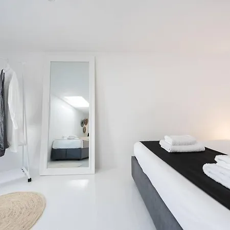 Blue House Paroikia Center Close To Port Hébergement de vacances