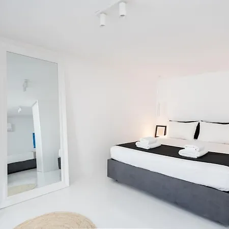 Blue House Paroikia Center Close To Port